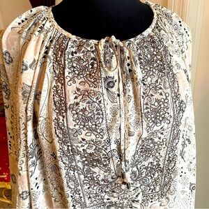 PARKER Long Sleeve Gray Embroidered Silk Top! Beautiful gray pink print! Large